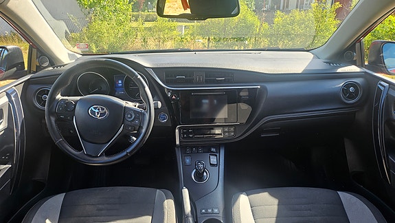 Toyota Auris 3 of 5