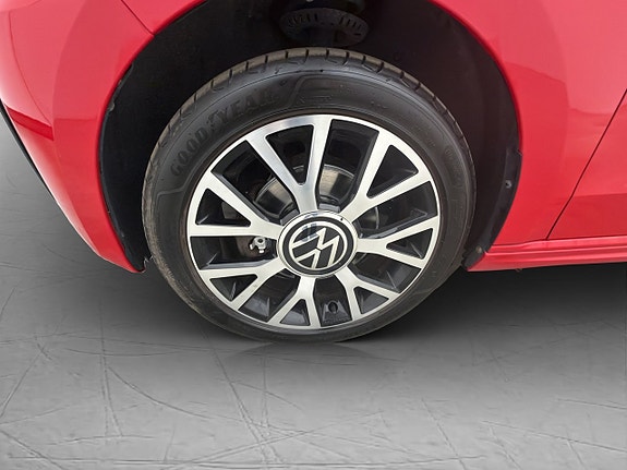 Volkswagen UP! 28 of 30