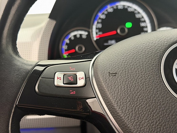 Volkswagen UP! 17 of 30