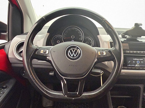 Volkswagen UP! 13 of 30