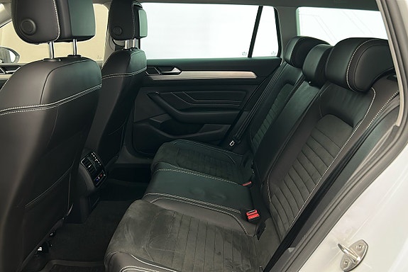 Volkswagen Passat 13 of 30