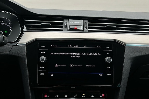Volkswagen Passat 27 of 30