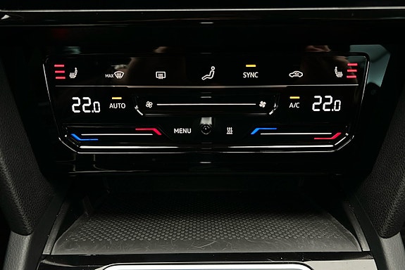 Volkswagen Passat 19 of 30