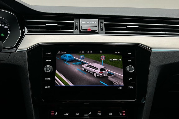 Volkswagen Passat 22 of 30