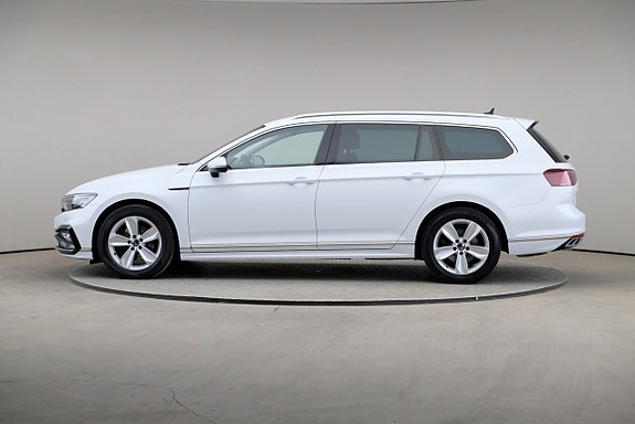 Volkswagen Passat 4 of 30