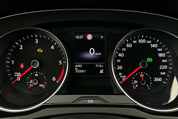 Volkswagen Passat 7 of 30