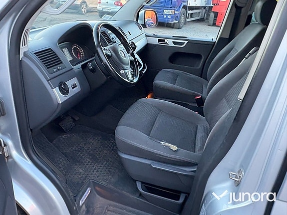 Volkswagen Multivan 10 of 13