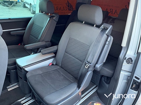 Volkswagen Multivan 11 of 13
