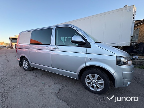 Volkswagen Multivan 7 of 13