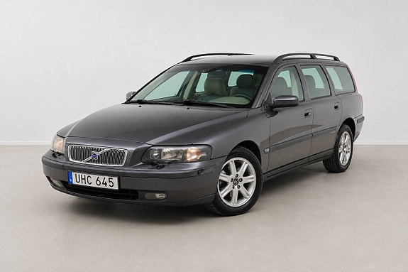 Volvo V70 3 of 5