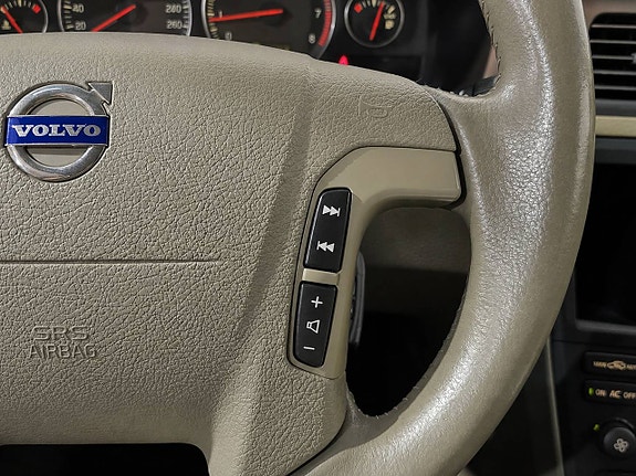 Volvo V70 18 of 23