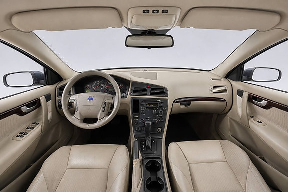 Volvo V70 12 of 23
