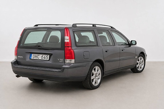 Volvo V70 7 of 23