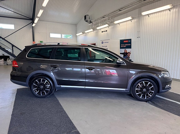 Volkswagen Passat Alltrack 4 of 5