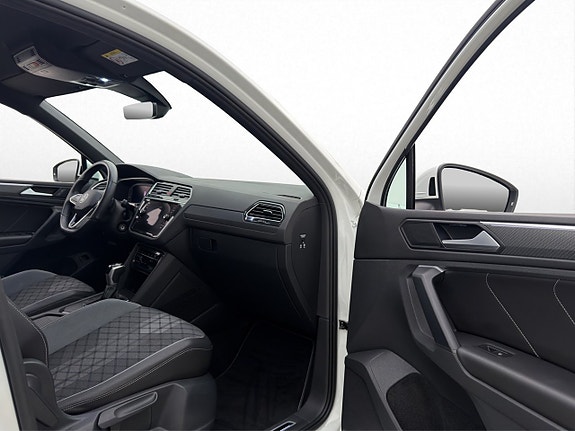 Volkswagen Tiguan 24 of 30
