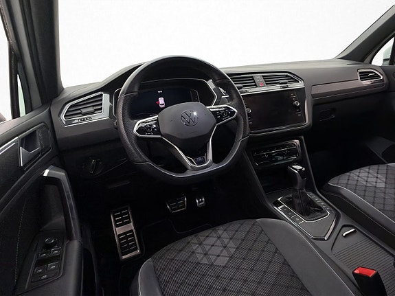 Volkswagen Tiguan 13 of 30