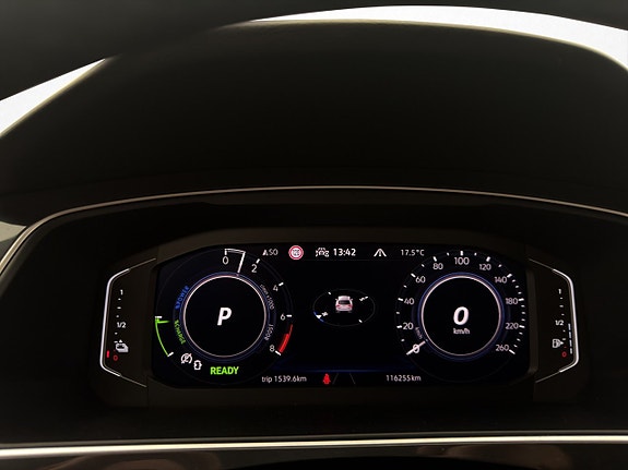 Volkswagen Tiguan 15 of 30