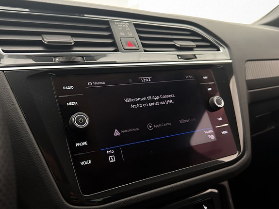 Volkswagen Tiguan 19 of 30