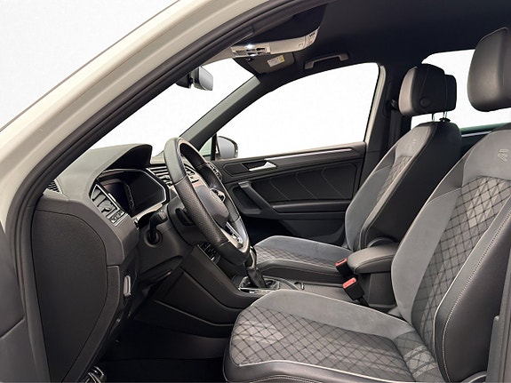 Volkswagen Tiguan 12 of 30