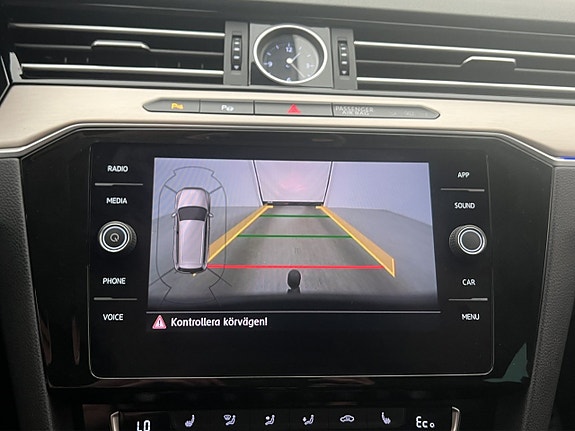 Volkswagen Passat 20 of 30
