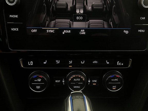 Volkswagen Passat 23 of 30