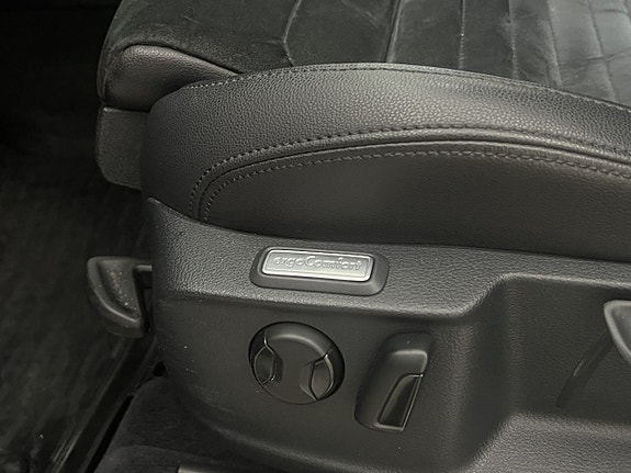 Volkswagen Passat 13 of 30
