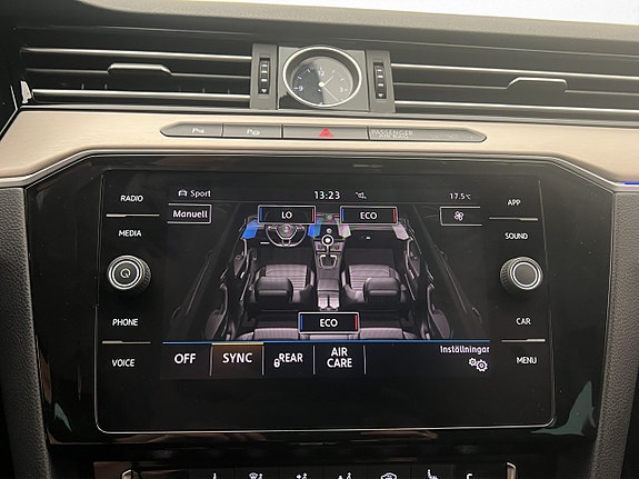 Volkswagen Passat 22 of 30