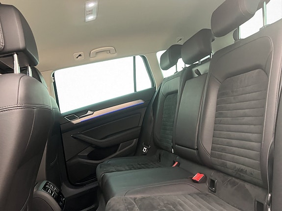 Volkswagen Passat 28 of 30