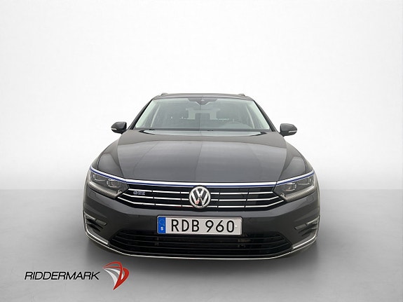 Volkswagen Passat 2 of 30