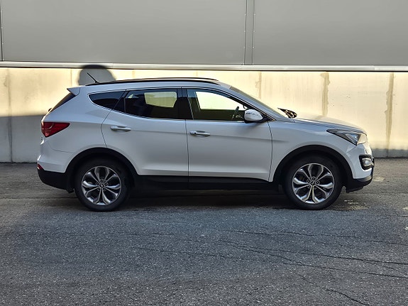 Hyundai Santa Fe 2 of 5