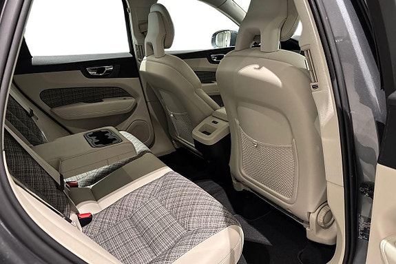 Volvo XC60 9 of 26