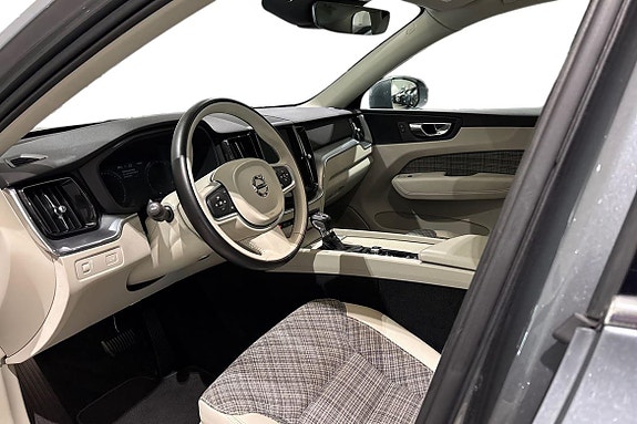 Volvo XC60 14 of 26