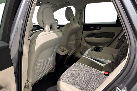 Volvo XC60 13 of 26