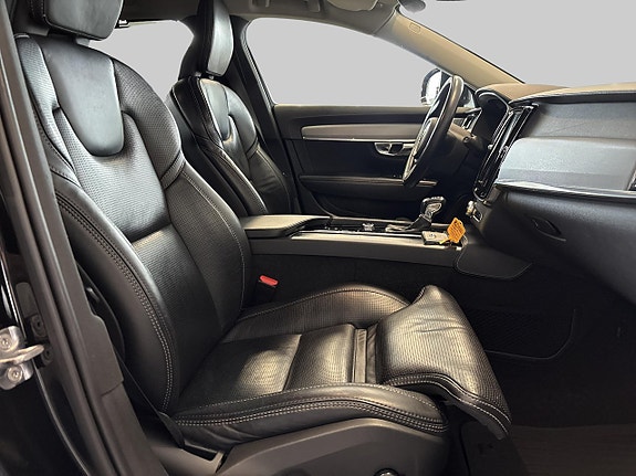 Volvo V90 Cross Country 23 of 30