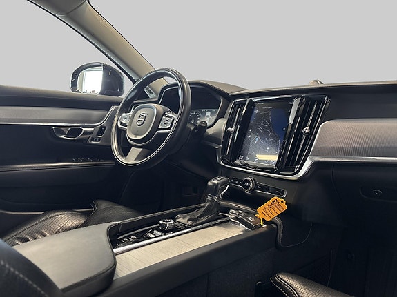 Volvo V90 Cross Country 24 of 30