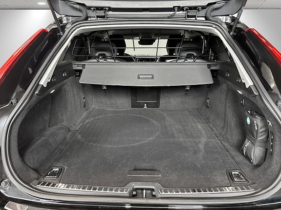 Volvo V90 Cross Country 16 of 30