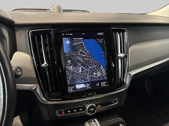Volvo V90 Cross Country 13 of 30