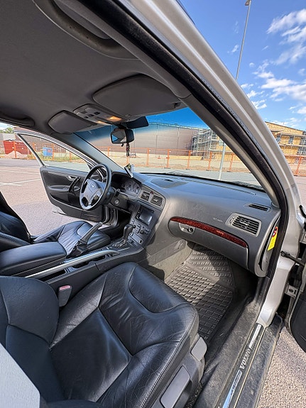 Volvo XC70 8 of 10