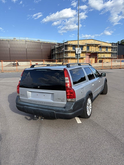 Volvo XC70 3 of 10