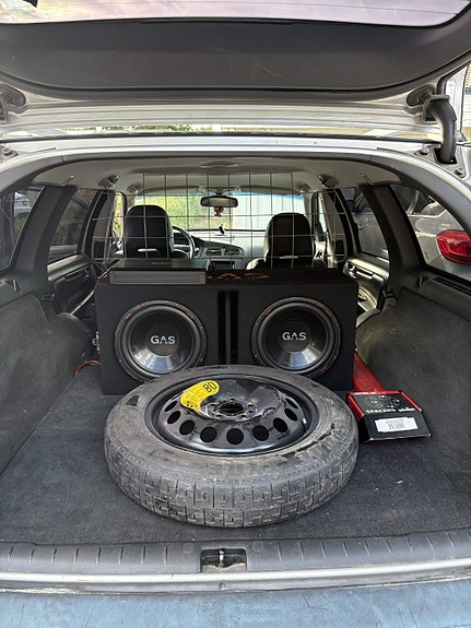 Volvo XC70 10 of 10