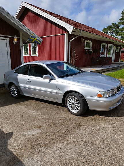 Volvo C70 2 of 5