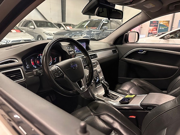 Volvo XC70 12 of 30