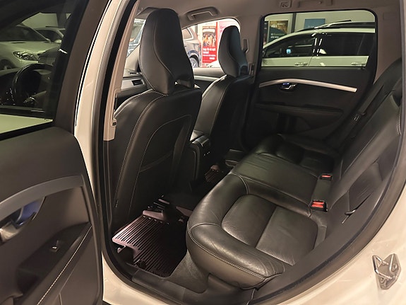 Volvo XC70 15 of 30