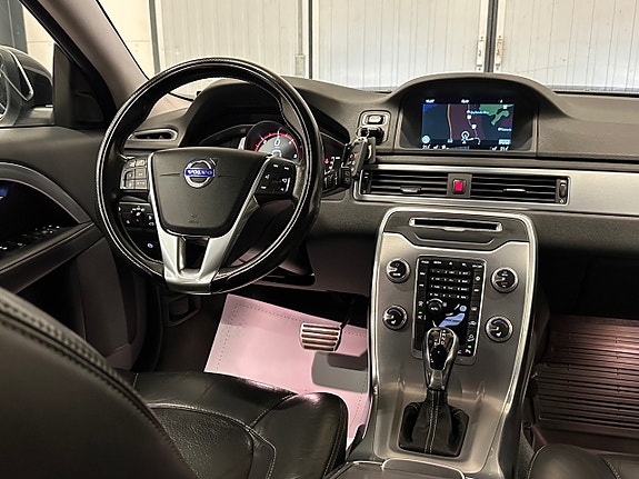 Volvo XC70 23 of 30