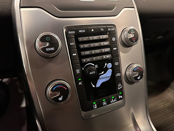 Volvo XC70 30 of 30