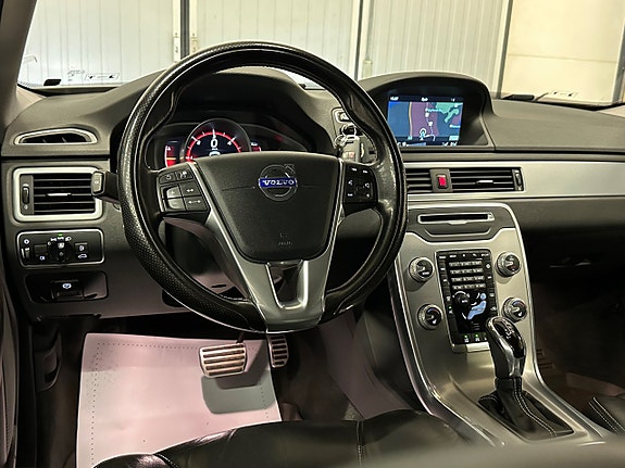 Volvo XC70 22 of 30