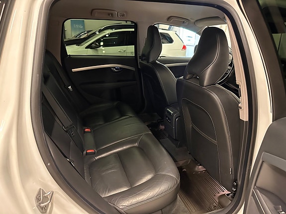 Volvo XC70 17 of 30