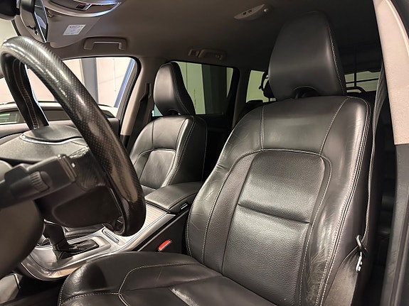 Volvo XC70 10 of 30