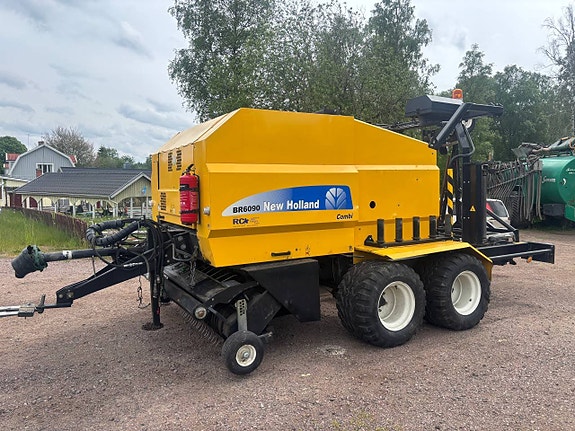 New Holland BR6090