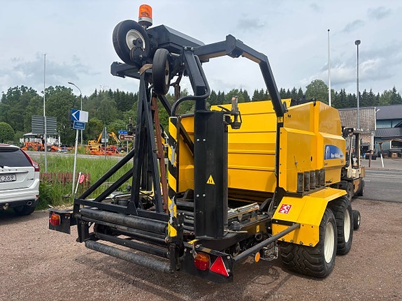 New Holland BR6090 3 of 4